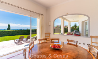 Exclusiva villa de estilo mediterráneo en venta en una amplia parcela en Marbella - Benahavís 797055 