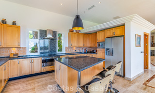 Exclusiva villa de estilo mediterráneo en venta en una amplia parcela en Marbella - Benahavís 797056 