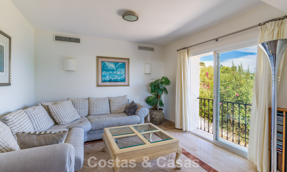 Exclusiva villa de estilo mediterráneo en venta en una amplia parcela en Marbella - Benahavís 797065