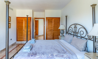 Exclusiva villa de estilo mediterráneo en venta en una amplia parcela en Marbella - Benahavís 797072 