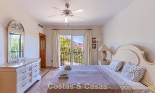 Exclusiva villa de estilo mediterráneo en venta en una amplia parcela en Marbella - Benahavís 797073 