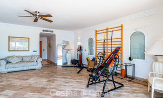 Exclusiva villa de estilo mediterráneo en venta en una amplia parcela en Marbella - Benahavís 797080 