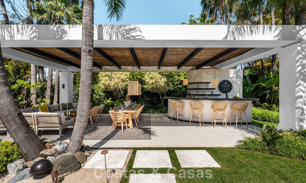 Exclusiva villa de lujo con espectacular piscina interior en venta en Nueva Andalucía, Marbella 798055