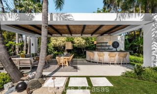 Exclusiva villa de lujo con espectacular piscina interior en venta en Nueva Andalucía, Marbella 798055 