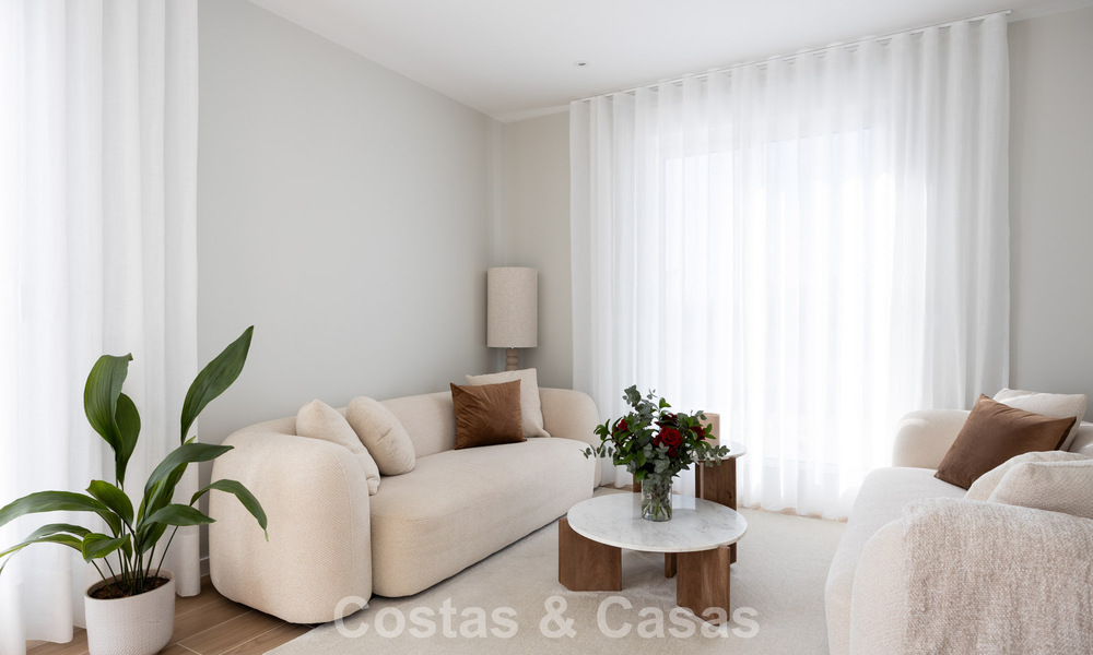 Ático moderno con terraza envolvente y vistas de 360° en venta en Nueva Andalucía, Marbella 798089