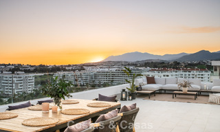 Ático moderno con terraza envolvente y vistas de 360° en venta en Nueva Andalucía, Marbella 798107 