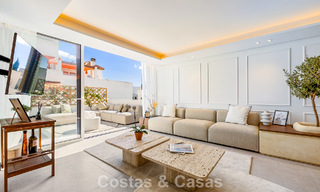 Casa adosada renovada en venta en la Milla de Oro, a poca distancia de la playa y de Puente Romano, Marbella 797323 