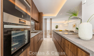 Casa adosada renovada en venta en la Milla de Oro, a poca distancia de la playa y de Puente Romano, Marbella 797328 