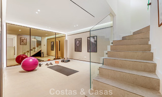 Casa adosada renovada en venta en la Milla de Oro, a poca distancia de la playa y de Puente Romano, Marbella 797352 