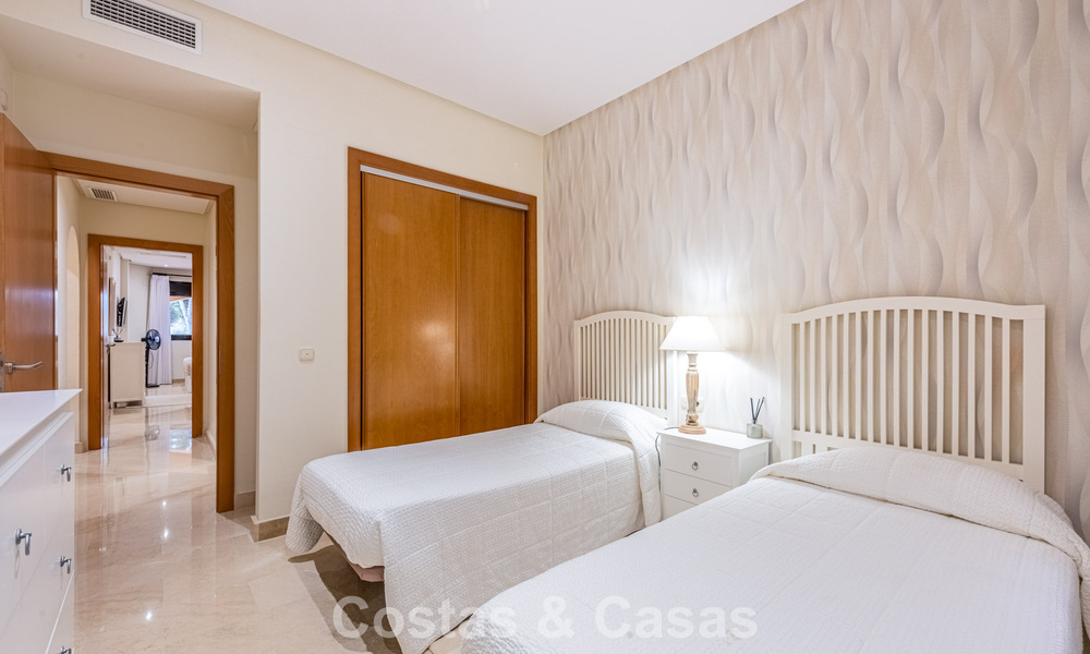 Exclusivo apartamento en venta a 150m de la playa cerca de Puerto Banús, Marbella 797149