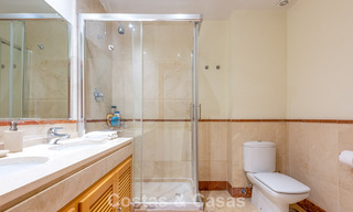 Exclusivo apartamento en venta a 150m de la playa cerca de Puerto Banús, Marbella 797151 