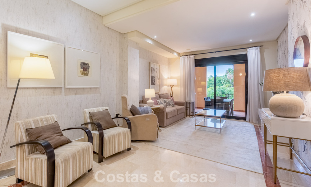 Exclusivo apartamento en venta a 150m de la playa cerca de Puerto Banús, Marbella 797156