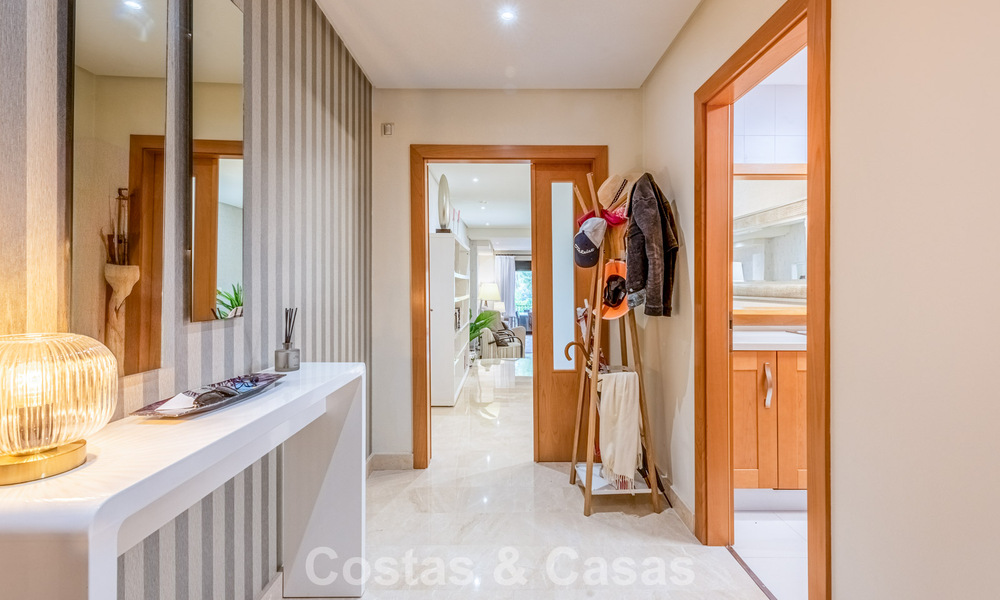 Exclusivo apartamento en venta a 150m de la playa cerca de Puerto Banús, Marbella 797164