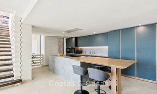 Exclusiva villa moderna en primera línea de playa en venta con acceso directo al mar en Mijas, Costa del Sol 797378 