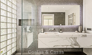 Exclusiva villa moderna en primera línea de playa en venta con acceso directo al mar en Mijas, Costa del Sol 797390 