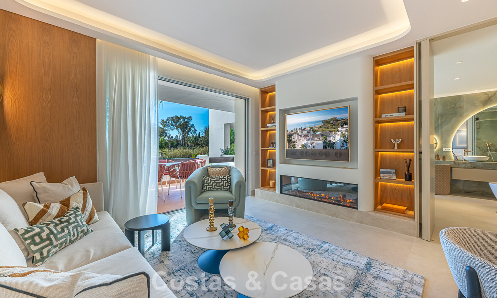 Apartamento de lujo con vistas al mar en primera línea de playa en la New Golden Mile entre Marbella y Estepona 797408