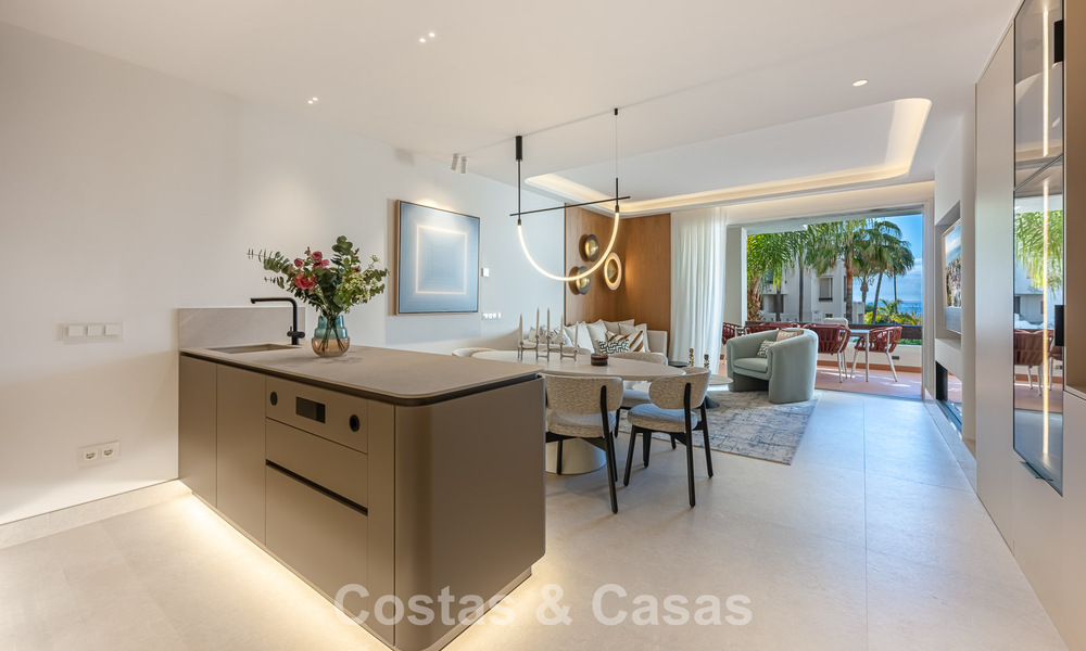Apartamento de lujo con vistas al mar en primera línea de playa en la New Golden Mile entre Marbella y Estepona 797411