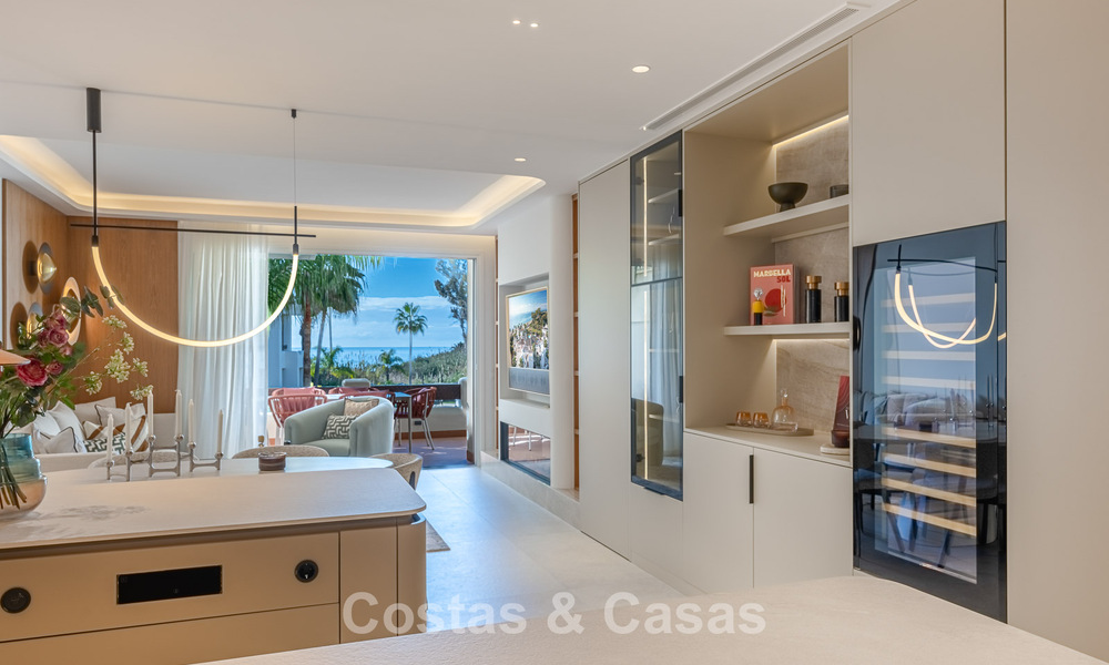 Apartamento de lujo con vistas al mar en primera línea de playa en la New Golden Mile entre Marbella y Estepona 797415