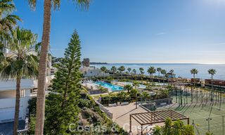 Apartamento de lujo con vistas al mar en primera línea de playa en la New Golden Mile entre Marbella y Estepona 797421 
