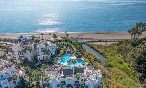 Apartamento de lujo con vistas al mar en primera línea de playa en la New Golden Mile entre Marbella y Estepona 797423