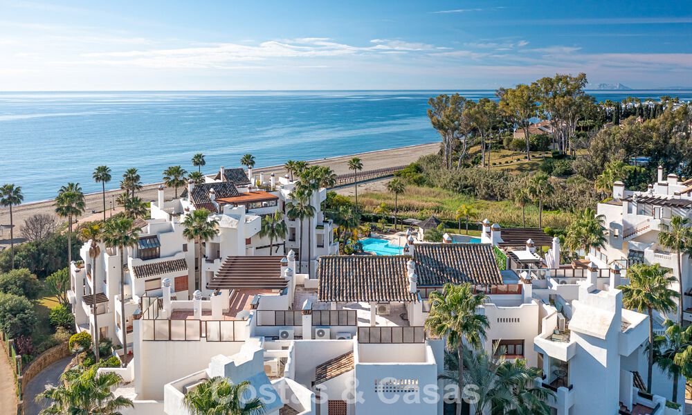 Apartamento de lujo con vistas al mar en primera línea de playa en la New Golden Mile entre Marbella y Estepona 797424