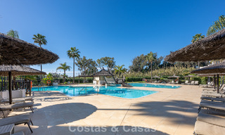 Apartamento de lujo con vistas al mar en primera línea de playa en la New Golden Mile entre Marbella y Estepona 797427 