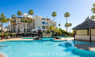 Apartamento de lujo con vistas al mar en primera línea de playa en la New Golden Mile entre Marbella y Estepona 797428 