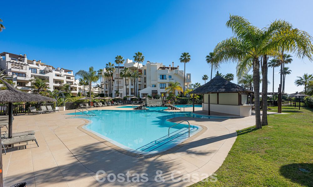 Apartamento de lujo con vistas al mar en primera línea de playa en la New Golden Mile entre Marbella y Estepona 797429