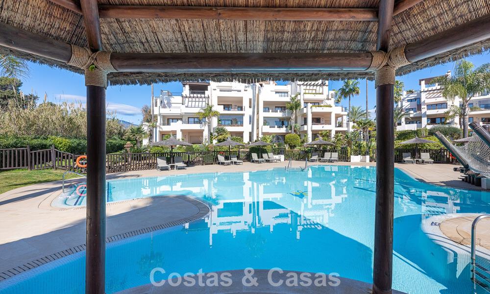 Apartamento de lujo con vistas al mar en primera línea de playa en la New Golden Mile entre Marbella y Estepona 797430