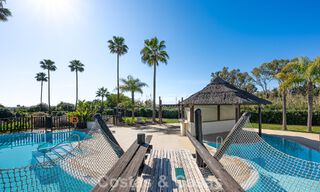 Apartamento de lujo con vistas al mar en primera línea de playa en la New Golden Mile entre Marbella y Estepona 797432 