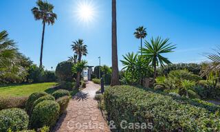 Apartamento de lujo con vistas al mar en primera línea de playa en la New Golden Mile entre Marbella y Estepona 797434 