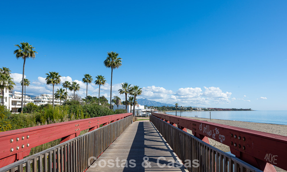 Apartamento de lujo con vistas al mar en primera línea de playa en la New Golden Mile entre Marbella y Estepona 797437