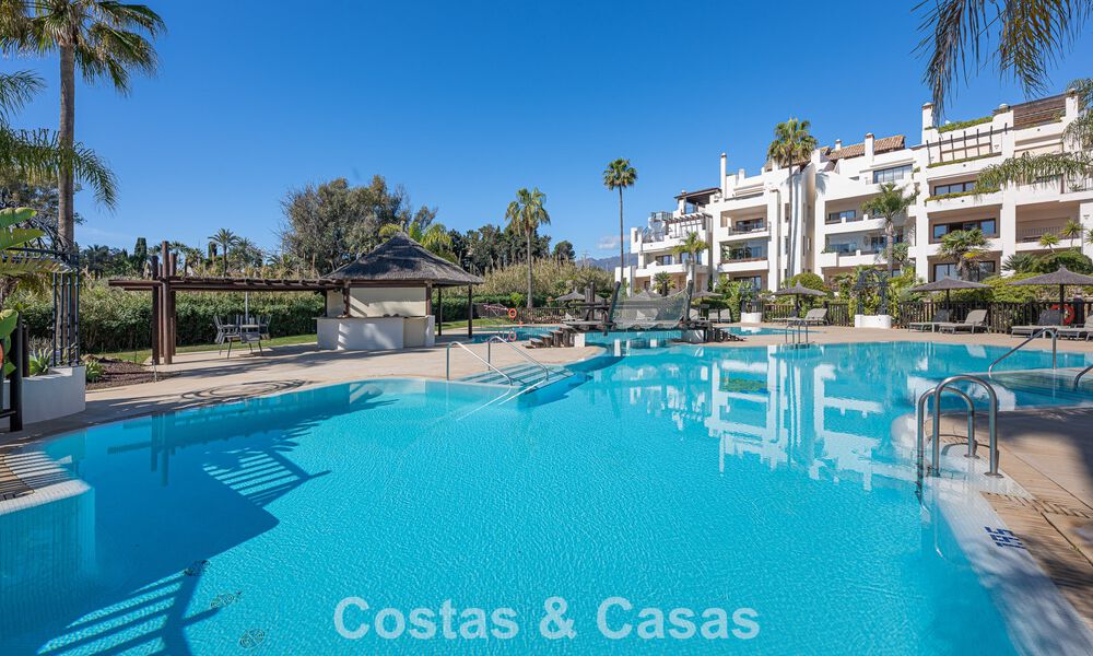 Apartamento de lujo con vistas al mar en primera línea de playa en la New Golden Mile entre Marbella y Estepona 797439