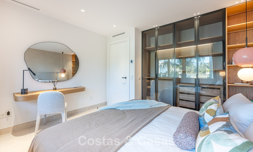 Apartamento de lujo con vistas al mar en primera línea de playa en la New Golden Mile entre Marbella y Estepona 797444