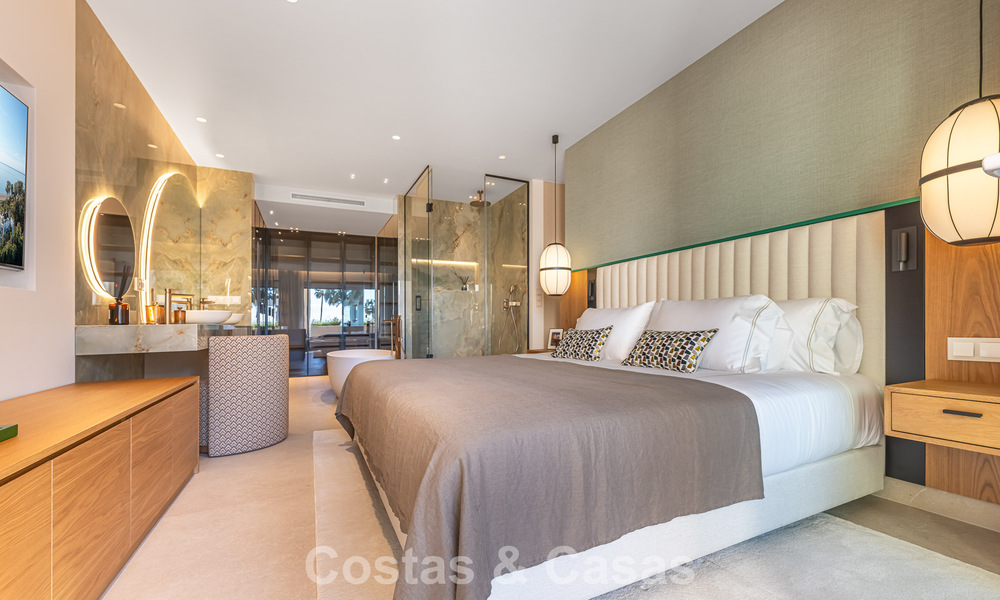 Apartamento de lujo con vistas al mar en primera línea de playa en la New Golden Mile entre Marbella y Estepona 797447