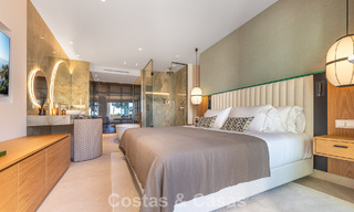 Apartamento de lujo con vistas al mar en primera línea de playa en la New Golden Mile entre Marbella y Estepona 797447 