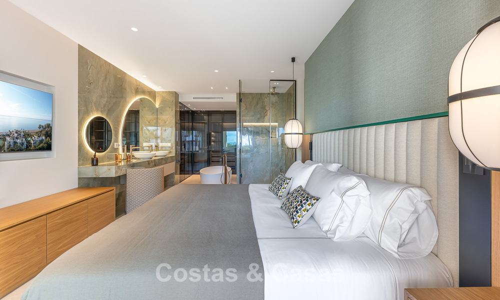 Apartamento de lujo con vistas al mar en primera línea de playa en la New Golden Mile entre Marbella y Estepona 797448
