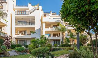 Apartamento de lujo con vistas al mar en primera línea de playa en la New Golden Mile entre Marbella y Estepona 797451 
