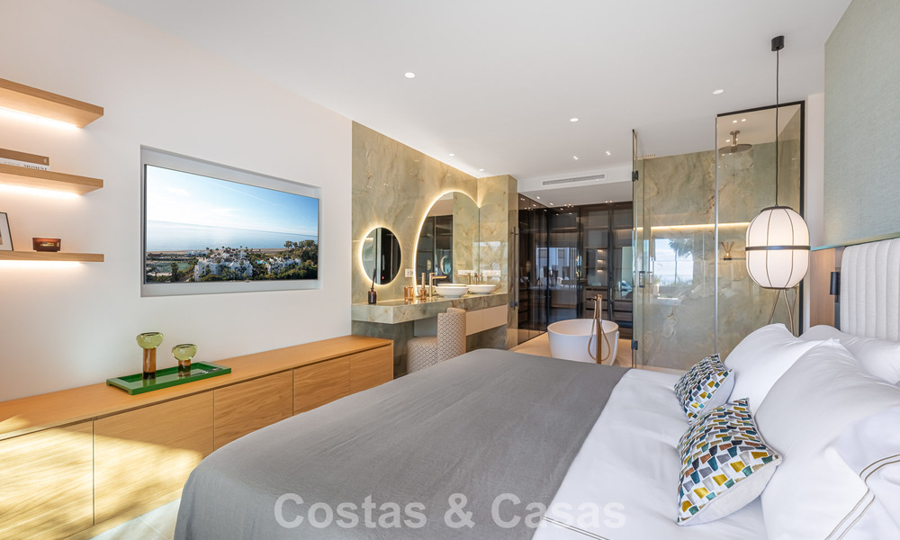 Apartamento de lujo con vistas al mar en primera línea de playa en la New Golden Mile entre Marbella y Estepona 797456