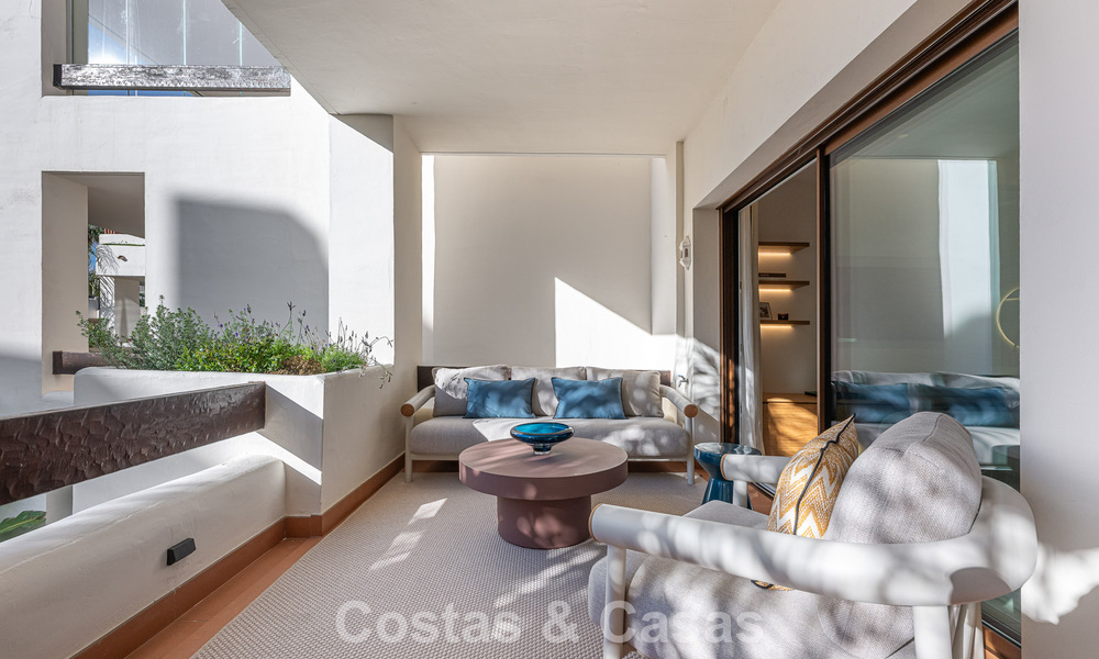 Apartamento de lujo con vistas al mar en primera línea de playa en la New Golden Mile entre Marbella y Estepona 797458