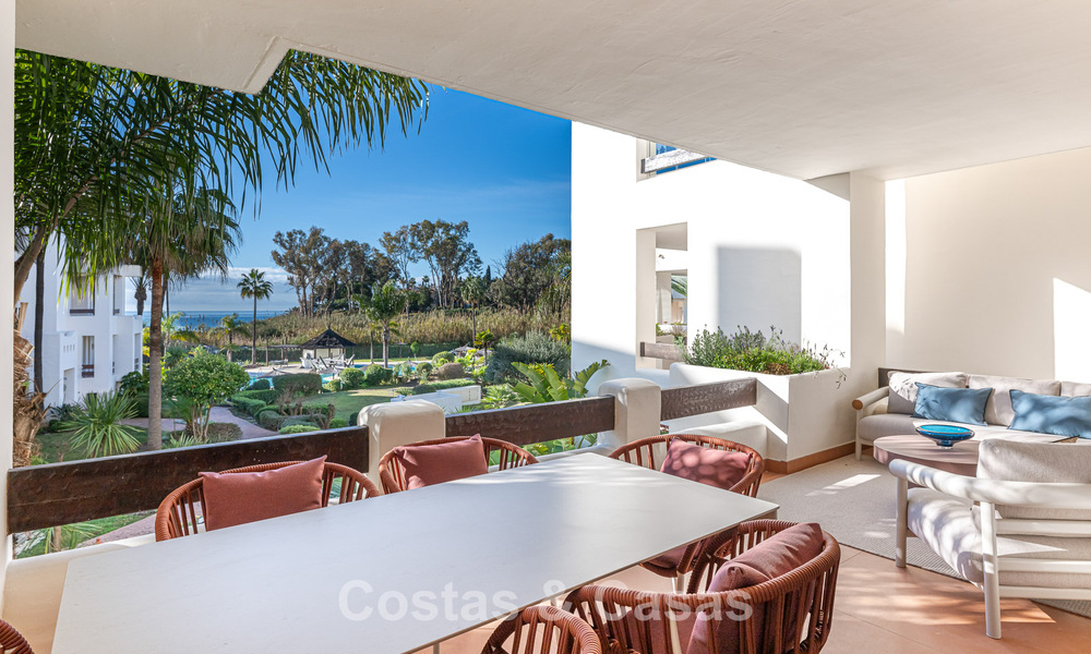Apartamento de lujo con vistas al mar en primera línea de playa en la New Golden Mile entre Marbella y Estepona 797460