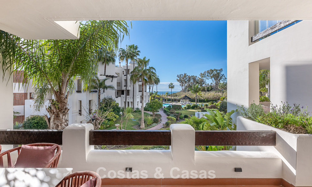 Apartamento de lujo con vistas al mar en primera línea de playa en la New Golden Mile entre Marbella y Estepona 797461