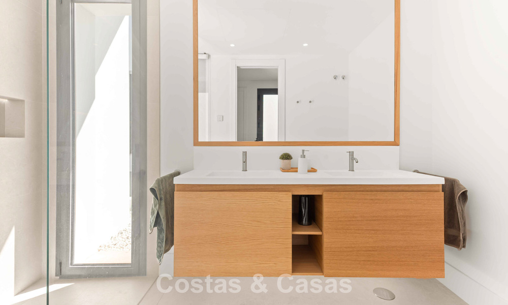 Villa de lujo moderna lista para entrar a vivir con piscina privada en venta en San Pedro, Marbella 797492