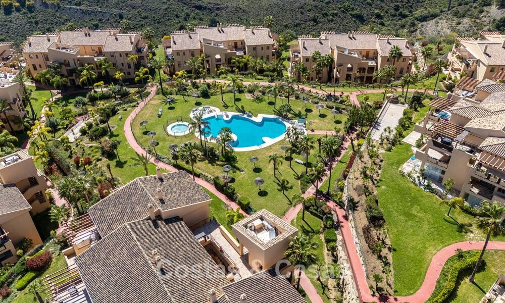 Ático de lujo prestigioso con vistas panorámicas al mar y al golf en venta en Marbella - Benahavís 797519