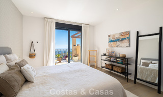 Ático de lujo prestigioso con vistas panorámicas al mar y al golf en venta en Marbella - Benahavís 797528 