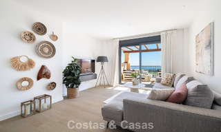 Ático de lujo prestigioso con vistas panorámicas al mar y al golf en venta en Marbella - Benahavís 797537 