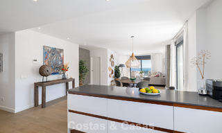 Ático de lujo prestigioso con vistas panorámicas al mar y al golf en venta en Marbella - Benahavís 797542 