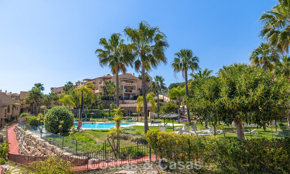 Ático de lujo prestigioso con vistas panorámicas al mar y al golf en venta en Marbella - Benahavís 797544