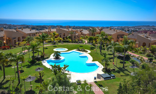 Ático de lujo prestigioso con vistas panorámicas al mar y al golf en venta en Marbella - Benahavís 797873 