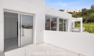 Villa moderna de nueva construcción con vistas panorámicas al mar en venta en un entorno natural al este del centro de Marbella 797595 